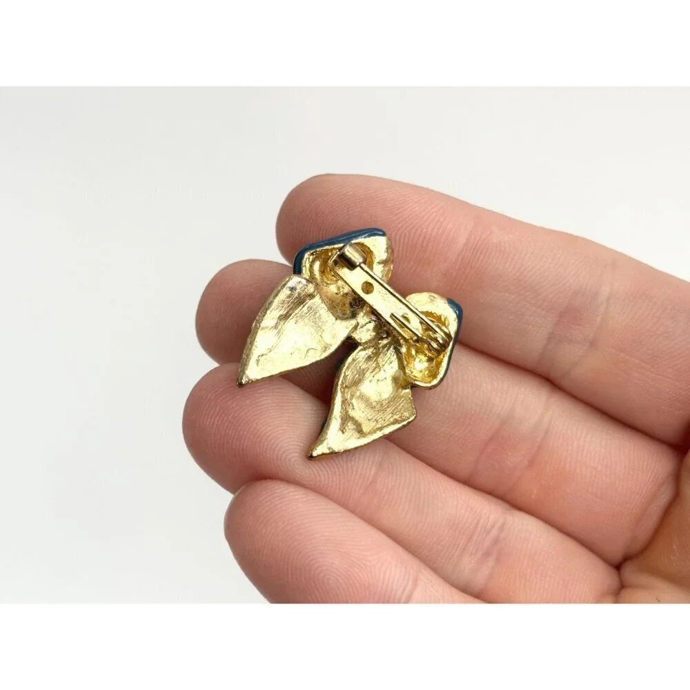 Polka Dot Blue & White Ribboned Bow Gold Toned Enameled Vintage Brooch